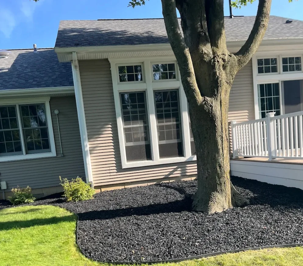 Curb-Appeal-with-Onyx-Black-RhinoMulch