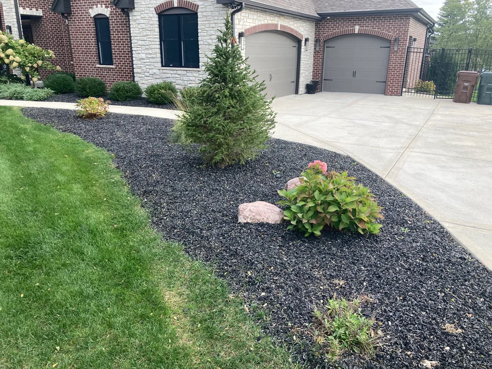 Natural Black Rubber Mulch